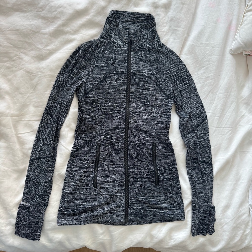 Lulu lemon zip up jacket in black & white pattern